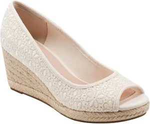 Bandolino Women's Nuri Wedge Sandal