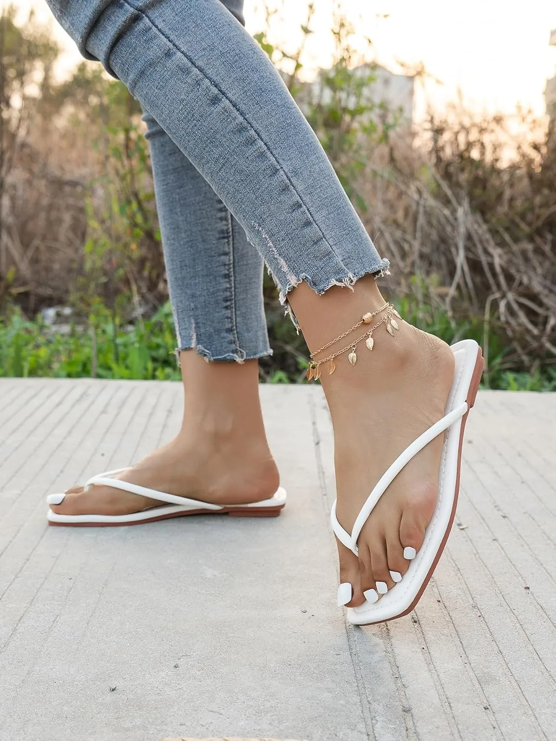 GORGLITTER Women's Flip Flops Square Thong Sandals Summer Flat Slippers