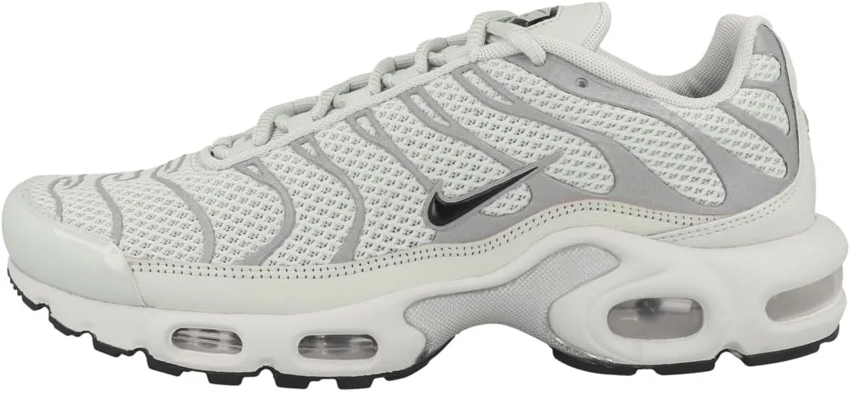 Nike Women's Air Max Plus Low-Top Sneakers