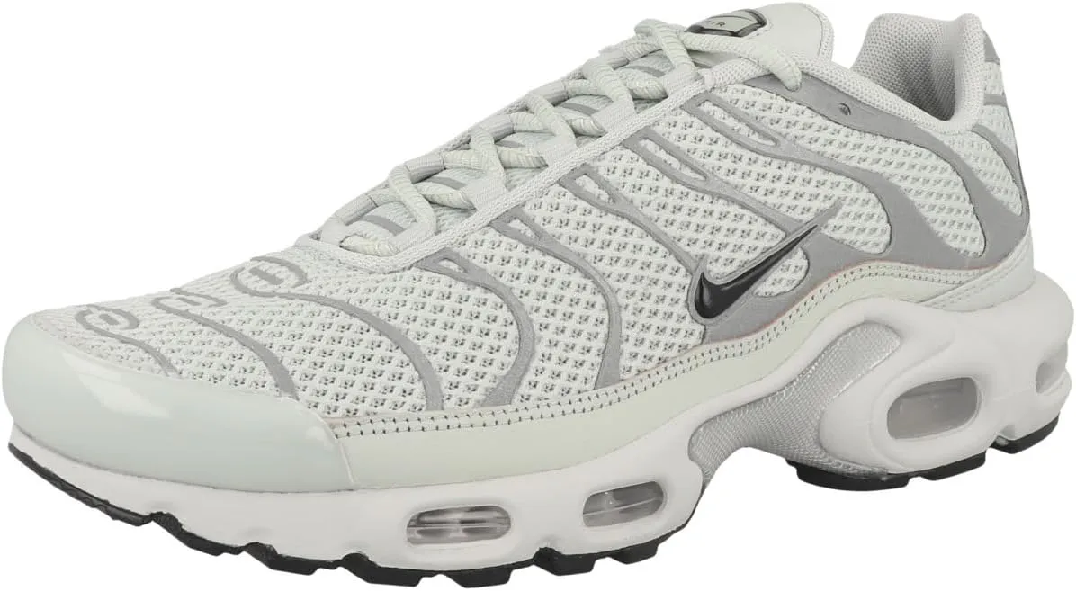 Nike Women's Air Max Plus Low-Top Sneakers
