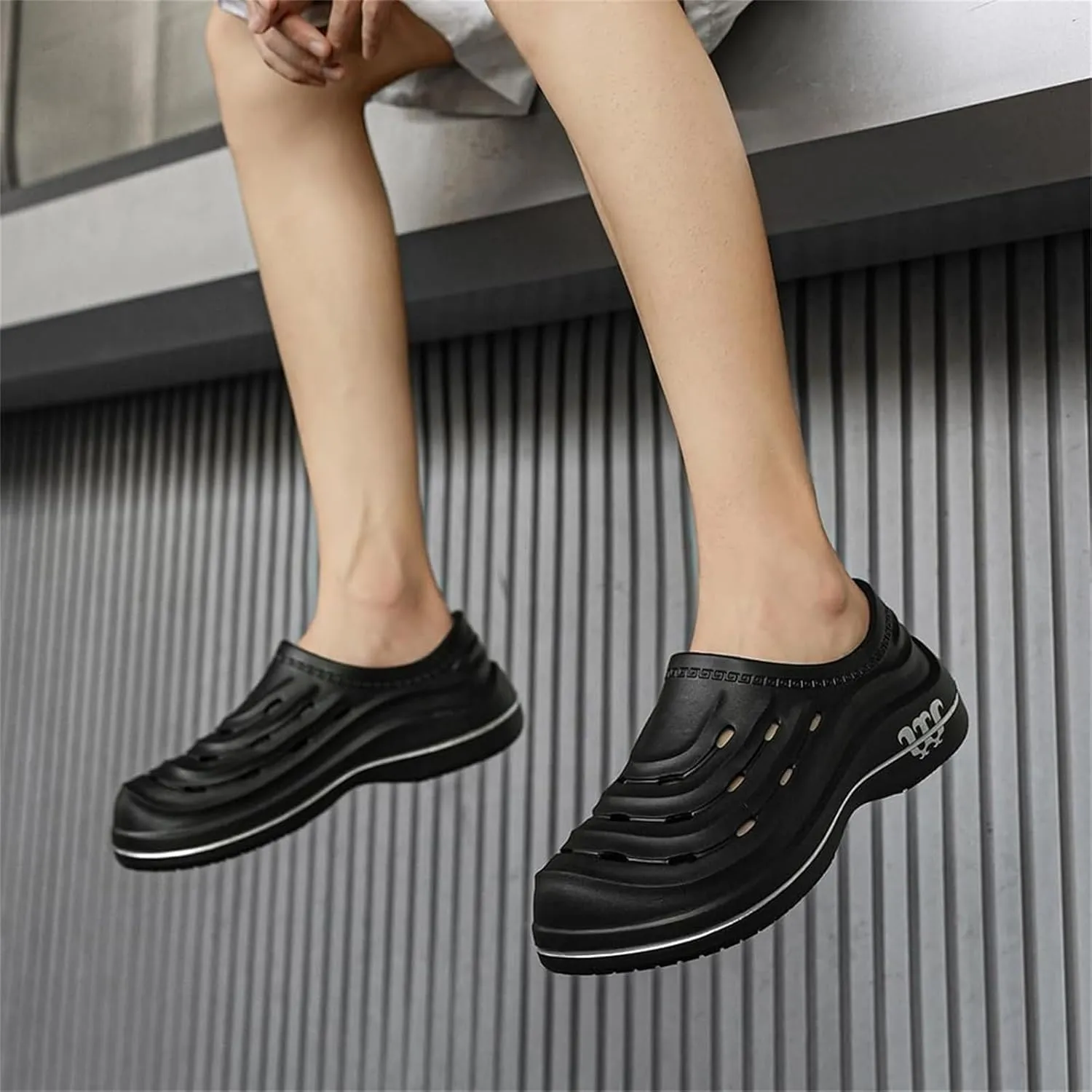 Womens Armadillo Clogs Unisex Healthy Non-Slip Oil Resistant Chef Shoes Arch Support Waterproof Comfort Garden Shoes Breathable Closed Toe Sandals